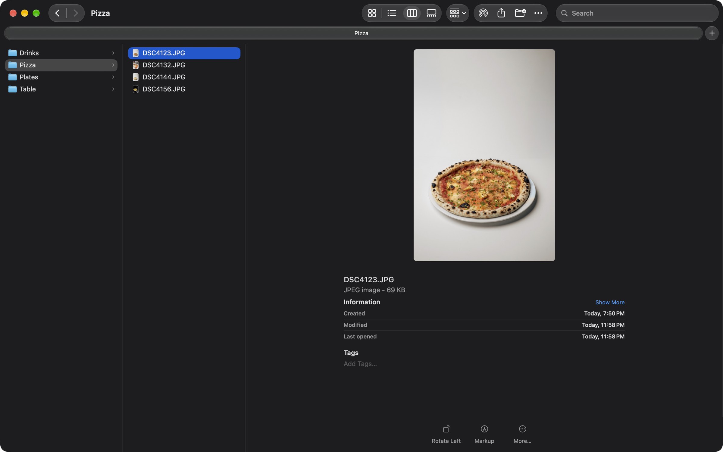A Finder window showing the four folders on disk, the Pizza folder open, and one of its photographs previewed.